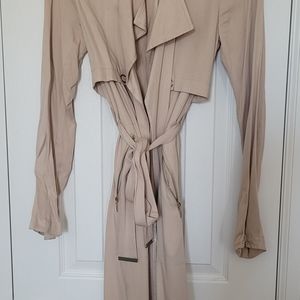 Light weight trench coat